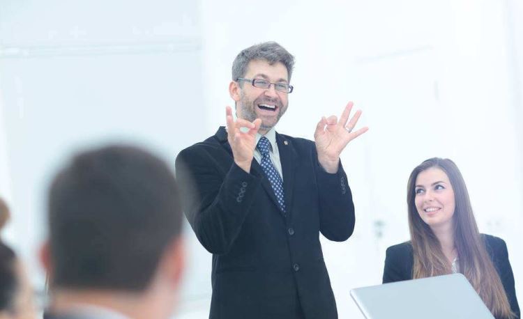 營銷總監高級研(xíng)薨