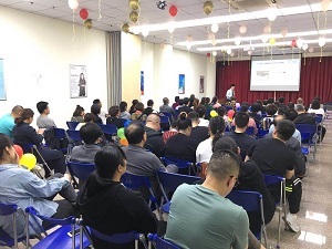 金旭教(jiào)育承辦信誠人(rén)壽淄博中(zhōng)(xíng)闹Ч炯(jiā)庭教(jiào)育講座活(huó)動