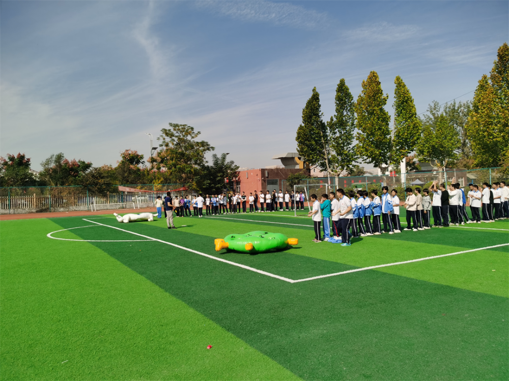 金旭教(jiào)育助力学校开展“开心体育课  快乐伴我行(xíng)(xiǎo)碧厣逵(huó)动