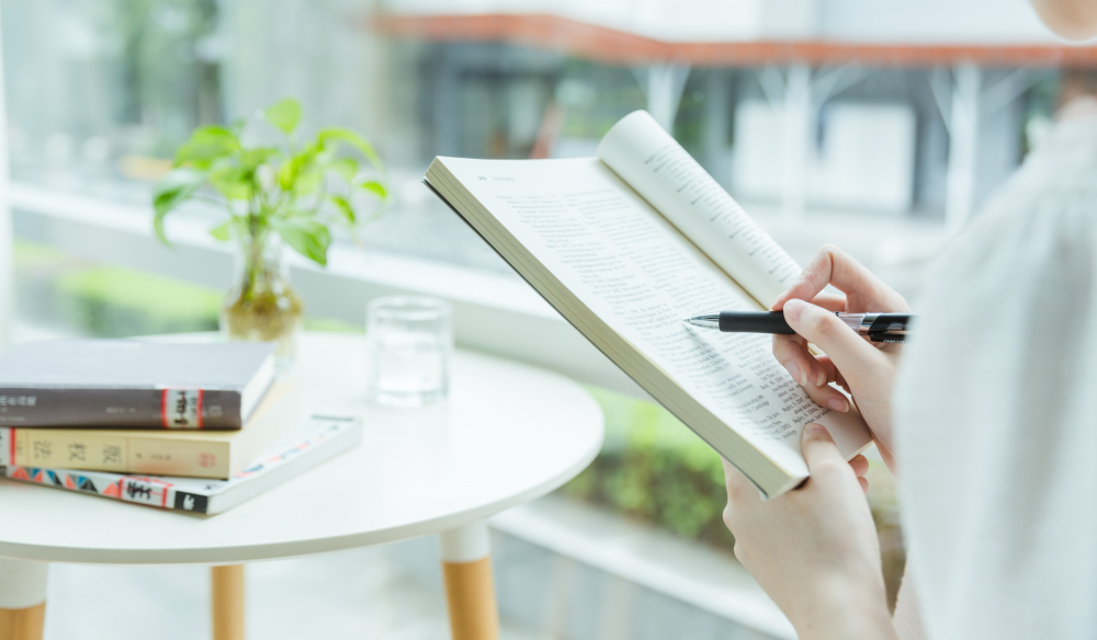 金旭教(jiào)育|暑假再忙也(yě)要(yào)讓(ràng)孩(hái)子多閱讀，不僅僅影響語文成(chéng)績